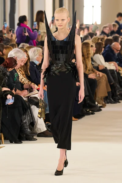 Look 18